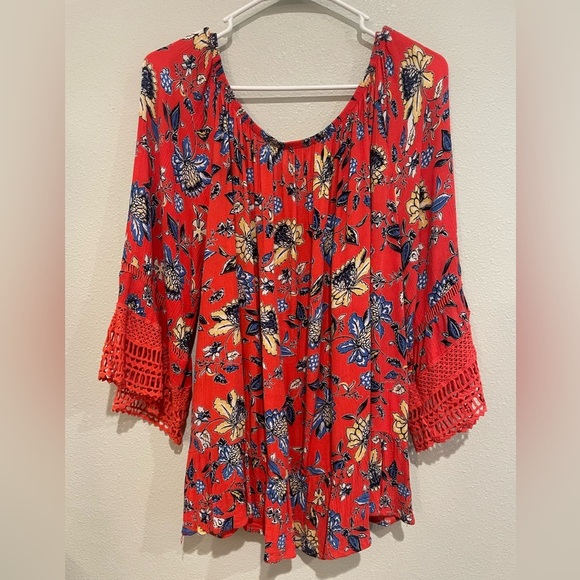 Artisan Crafted Floral Red Women's Top - Picture 6 of 6